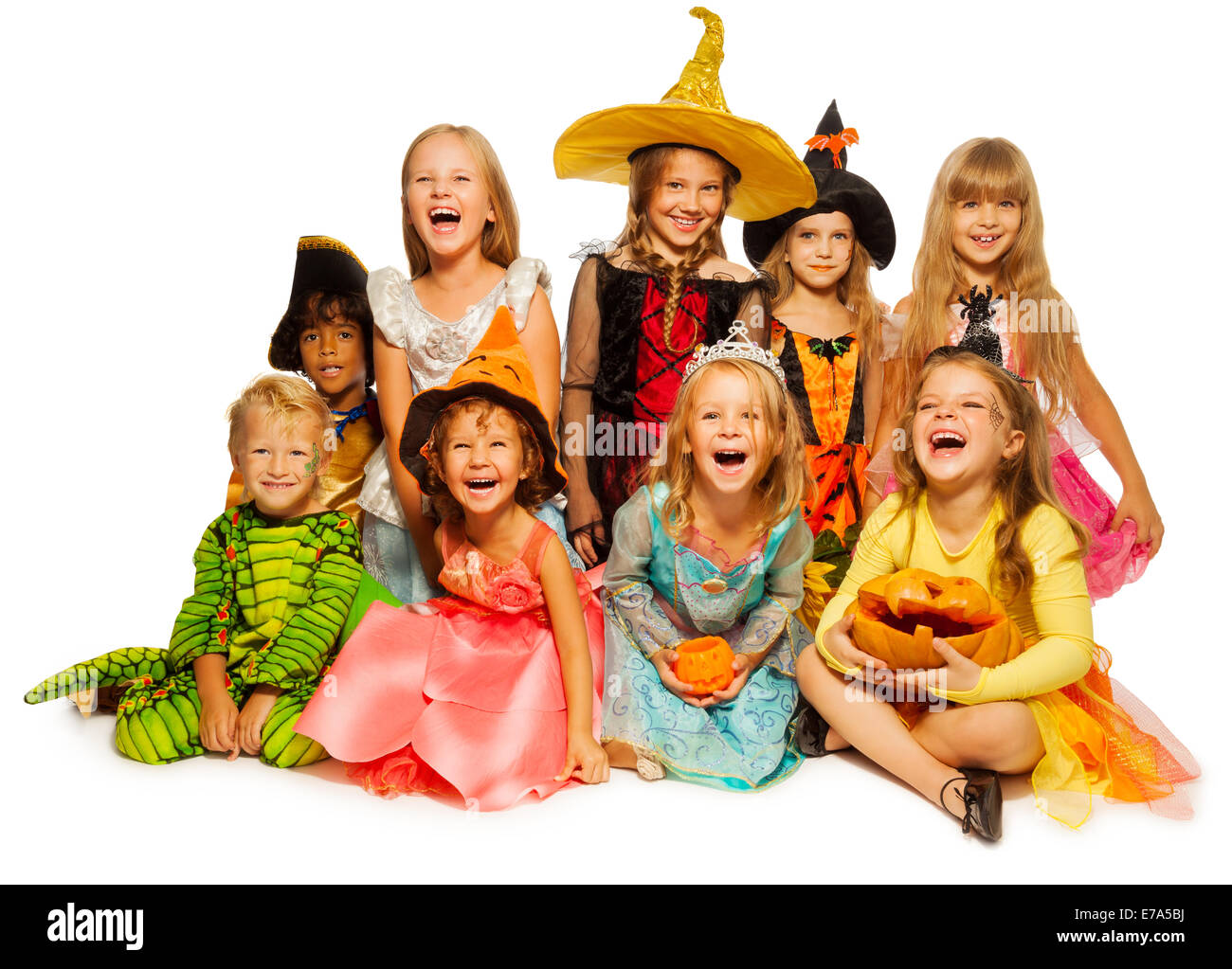 Grand groupe d'enfants en costumes de Halloween Banque D'Images