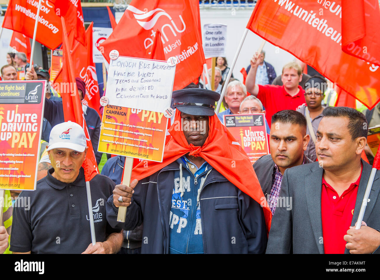 Londres, Royaume-Uni. 11 Septembre, 2014. Les conducteurs de bus et les membres de l'Unite de protester contre l'inégalité des salaires (et des termes et conditions) parmi les entreprises de transport par autobus privatisées. Un jour de trois manifestations devant le Parlement, Westminster, London, UK, 11 sept 2014. Crédit : Guy Bell/Alamy Live News Banque D'Images