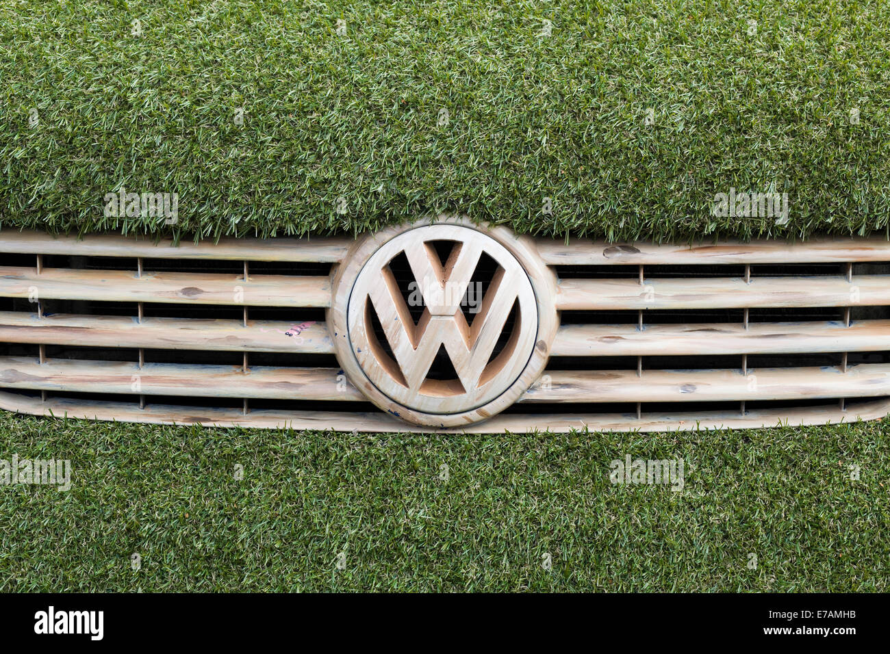 Transporteur Eco van couvert de gazon et de l'Astro avec Volkswagen en bois de badge et grill Banque D'Images