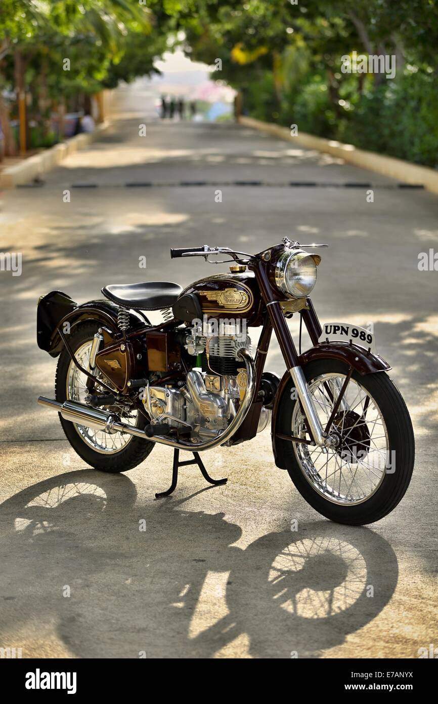 Royal Enfield Bullet 350 cc G2 1954 fabriqué en Angleterre dans l'Inde Banque D'Images