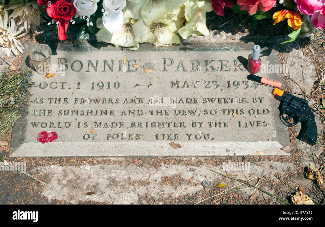 La tombe de Bonnie Parker à Dallas, au Texas, marque le lieu de repos du tristement célèbre hors-la-loi connu pour la fameuse frénésie de Bonnie et Clyde. Banque D'Images