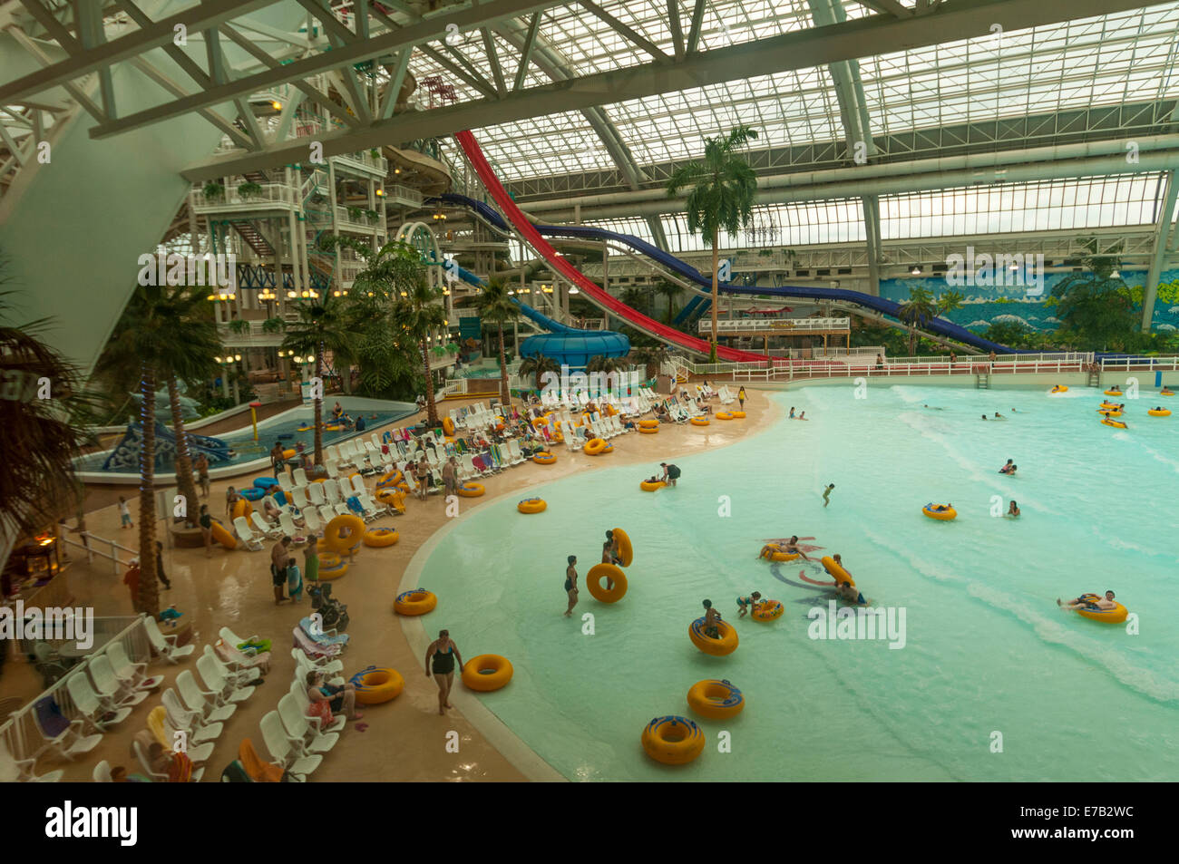 Elk3 5468 Le Canada L Alberta Edmonton West Edmonton Mall World Waterpark Photo Stock Alamy