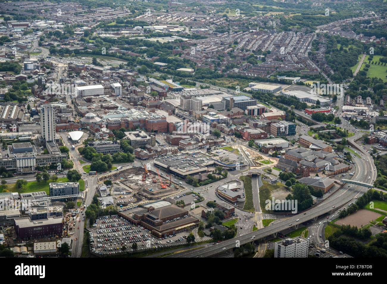 Une vue aérienne du centre de Oldham, Greater Manchester. Banque D'Images