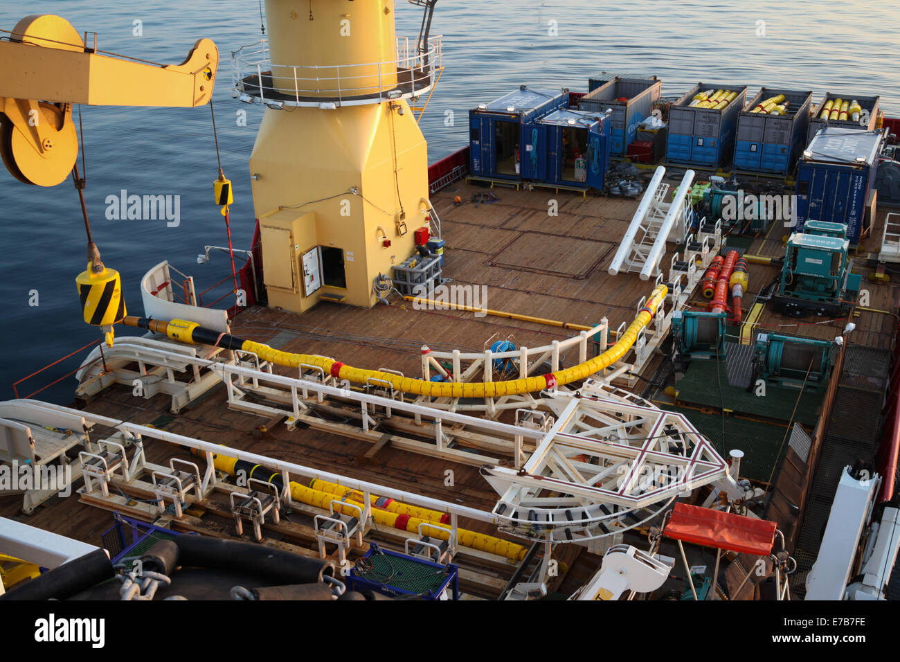 La protection de câble Tekmar utilisés sur les câbles sur la baie de Gwynt y Mor parc éolien offshore au large de la côte nord du Pays de Galles. Banque D'Images