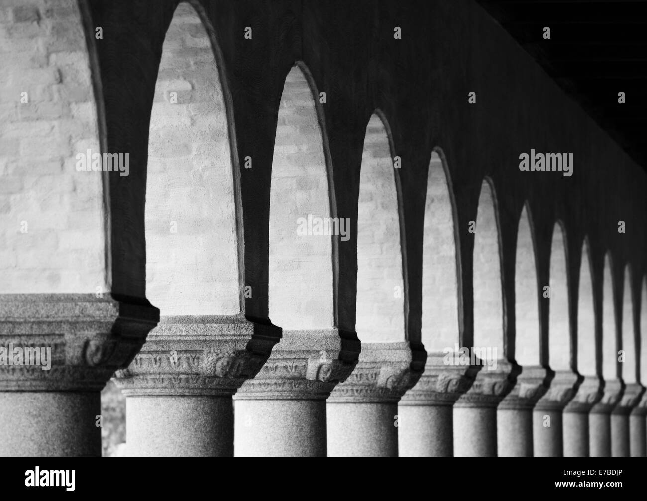 Arches en brique. L'architecture ancienne à Stockholm, en Suède. Détail de l'Hôtel de Ville de Stockholm. Banque D'Images
