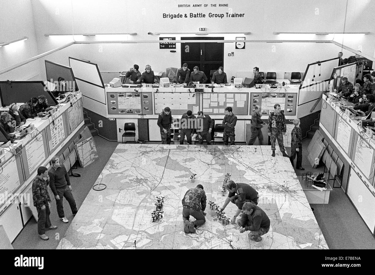 L'Armée britannique du Rhin, de la brigade et du groupement tactique, Formateur pour la gestion de l'installation de simulation de bataille (1986) Banque D'Images