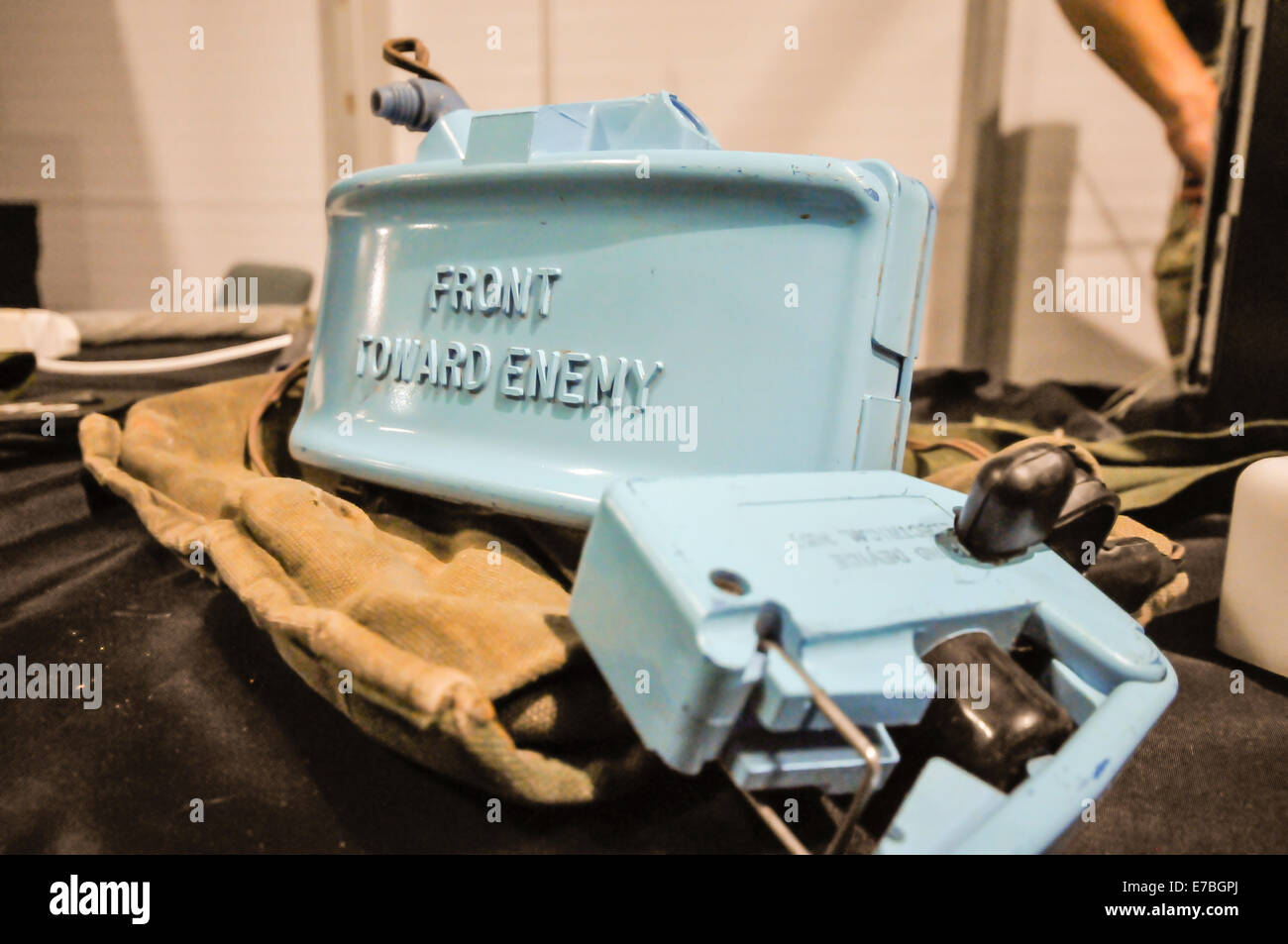 M18 de mines Claymore avec détonateur Banque D'Images