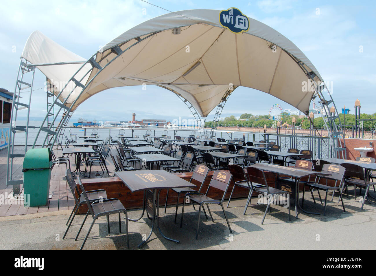 Bar sur le front de mer du Japon, Vladivostok, l'Extrême-Orient, Primorye, Russie Banque D'Images