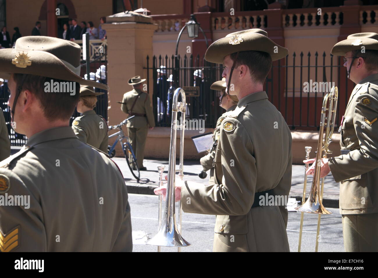 Le personnel militaire australienne Macquarie Street à Sydney dans le cadre de l'ouverture de la Gouverneur Bashir 55e parlement de l'Etat,Sydney Banque D'Images