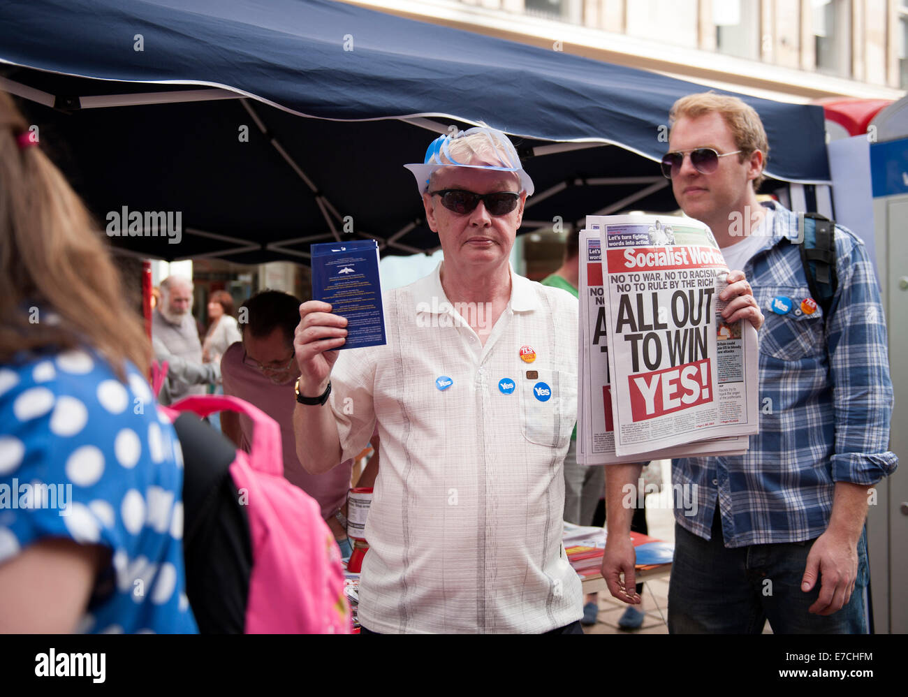 Glasgow, Ecosse, Royaume-Uni. 13 Septembre, 2014. Un homme oui socialiste partisan faisant campagne pour les conduire jusqu'à l'indépendance de l'Écosse référendum sur Buchanan Street, Glasgow, Écosse le samedi 13 septembre 2014 Credit : Iona Shepherd/Alamy Live News Banque D'Images