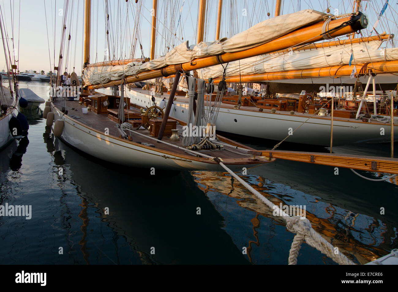 Imperia, Italie. 14 septembre 2014. Un yacht vintage en Imperia Harbour au cours de Vele d'Epoca Classic Yachts Challenge. Banque D'Images