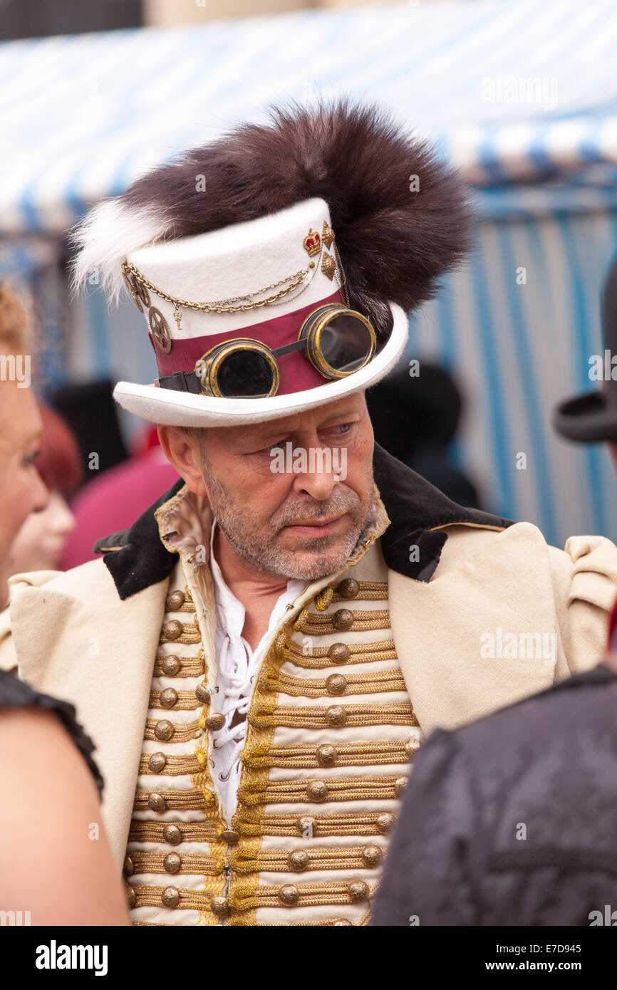 Le plus grand festival dans le monde steampunk a lieu dans Lincoln. L'événement célèbre un monde à vapeur du 19ème siècle et attire des participants de partout dans le monde. Les gens s'habillent en costumes de fantaisie et de marcher dans les rues, visiter les marchés et les salons et prendre part à des événements. Banque D'Images