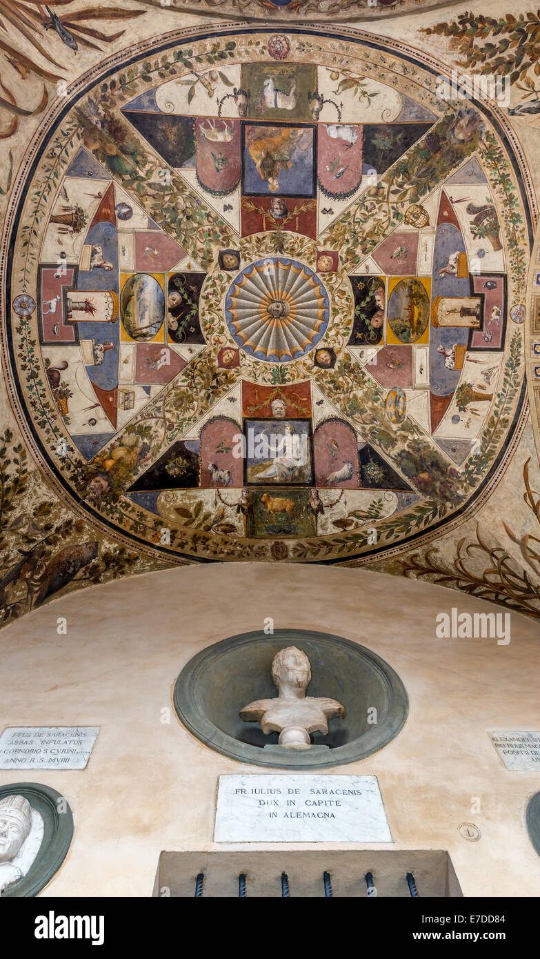 Cour intérieure, plafond fresque Palazzo Chigi-Saracini, Sienne, Toscane, Italie Banque D'Images