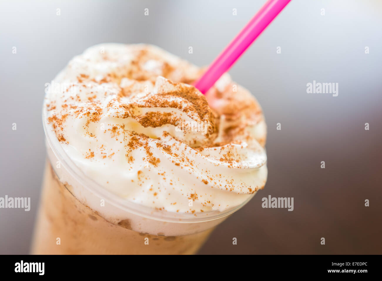 Fouetter la crème et glace café frappe avec pure Close Up Banque D'Images