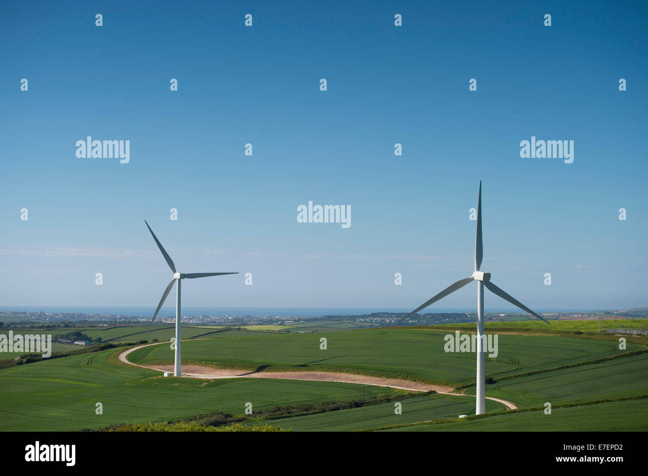 Les éoliennes produisant de l'énergie verte et renouvelable, à Cornwall, en Angleterre. Banque D'Images