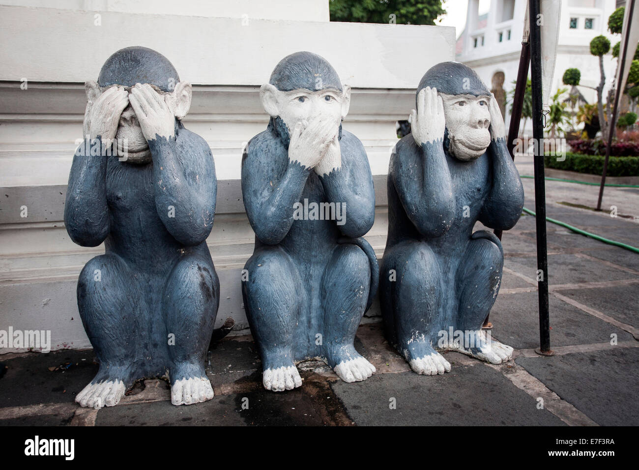Les trois singes, ne rien voir, ne rien dire, rien entendre, Wat Arun, Bangkok, Thaïlande Banque D'Images