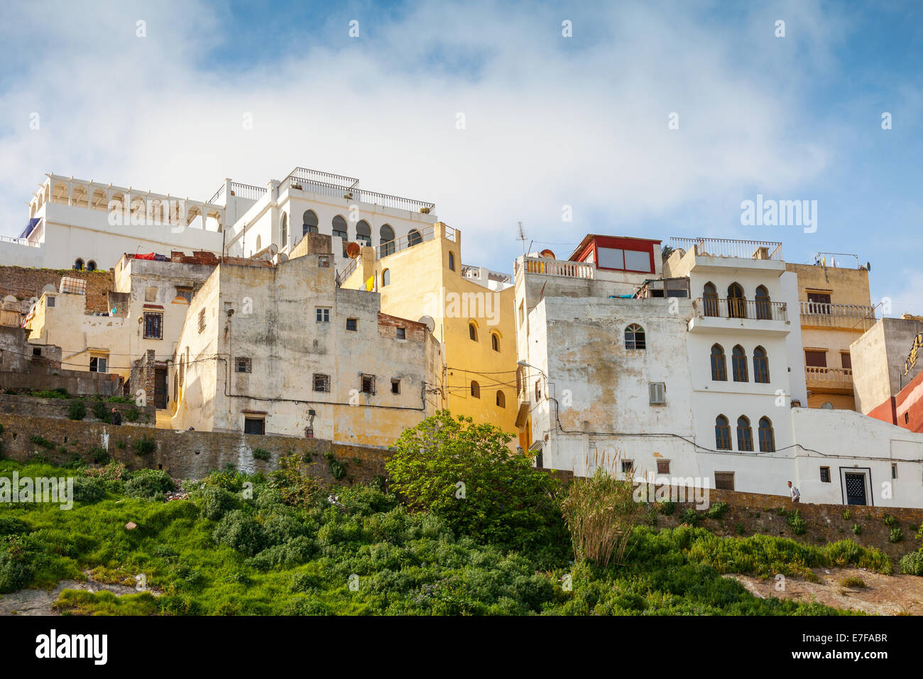 Tanger, Maroc. Maisons colorées vieux vivant à Médine Banque D'Images