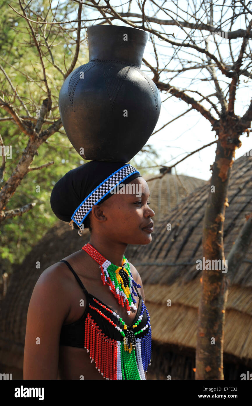 Carte Postale Ancienne Afrique Du Sud - Femmes Et Filles Zoulou - Vintage Ethnique