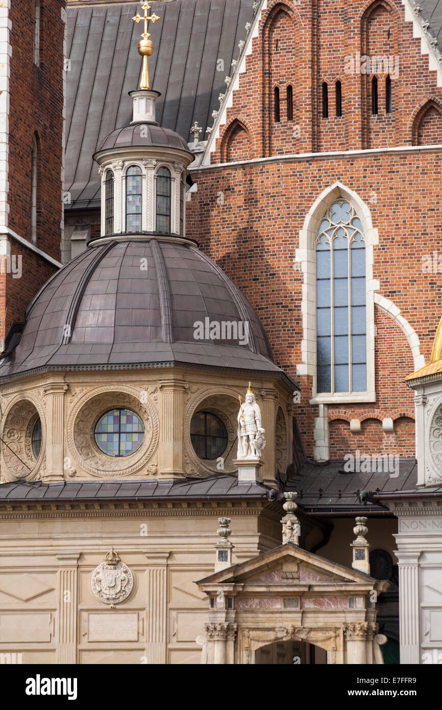 Détail de la cathédrale du Wawel, le Château Royal de Wawel sur la colline de Wawel, Cracovie, Pologne en septembre Banque D'Images