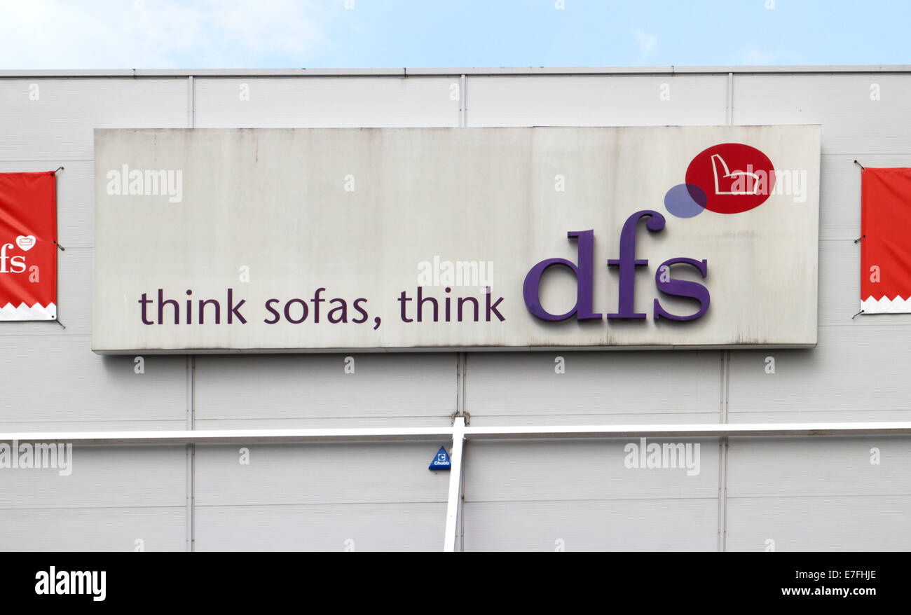 Vue de dfs furniture store shop signe en Chablais Retail Park, Norwich, Norfolk, Angleterre, Royaume-Uni. Banque D'Images