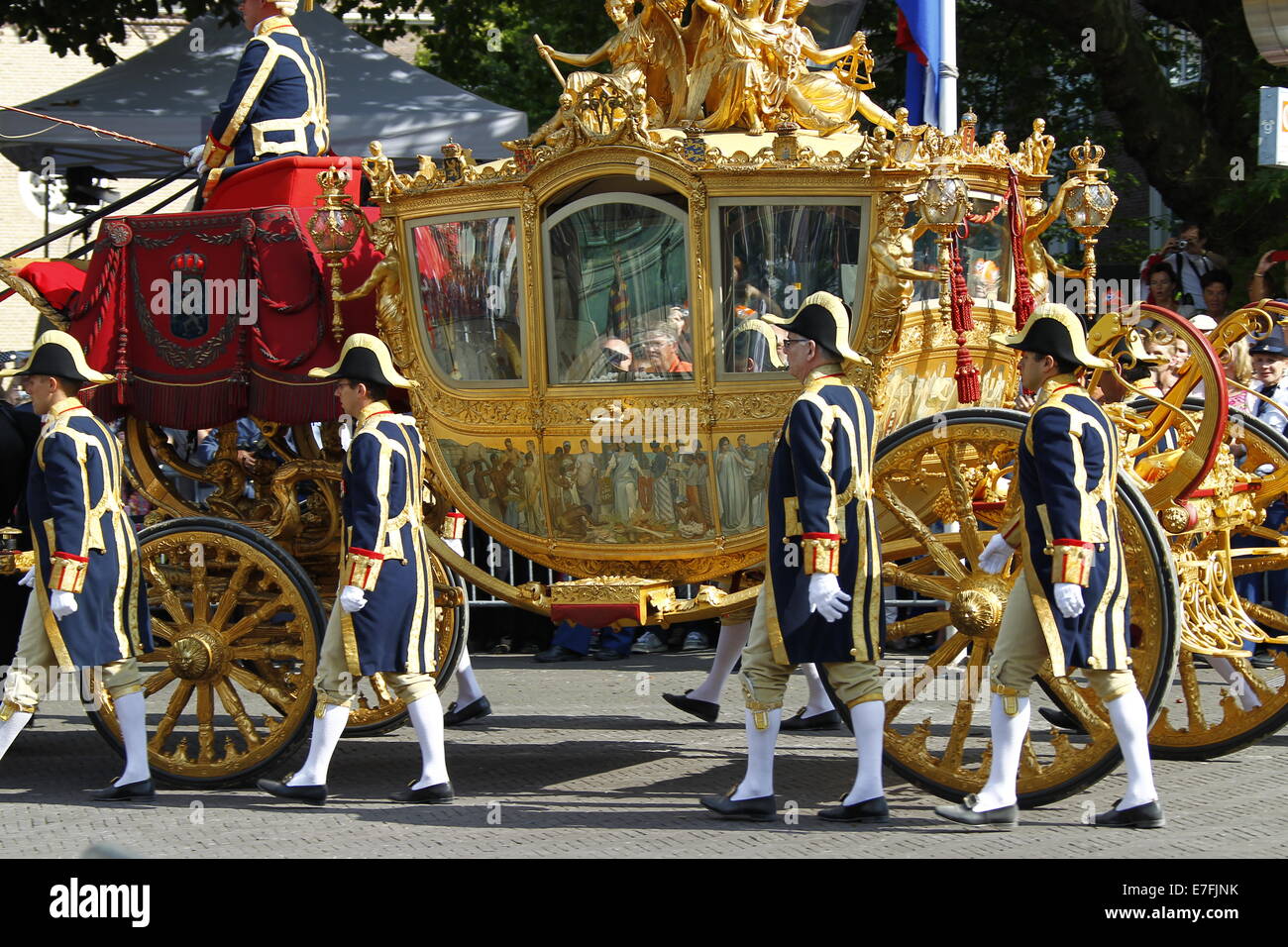 La Haye. 16 Sep, 2014. Photo prise le 16 septembre 2014 montre le car d'or de la famille royale néerlandaise au cours de la parade annuelle de l'île journée ou le jour du budget, à la Haye, aux Pays-Bas. Credit : Sylvia Lederer/Xinhua/Alamy Live News Banque D'Images