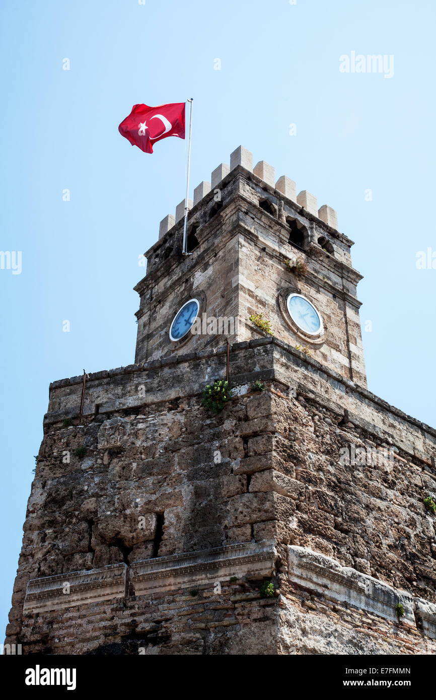 Période Ottomane clock tower à Antalya. Banque D'Images