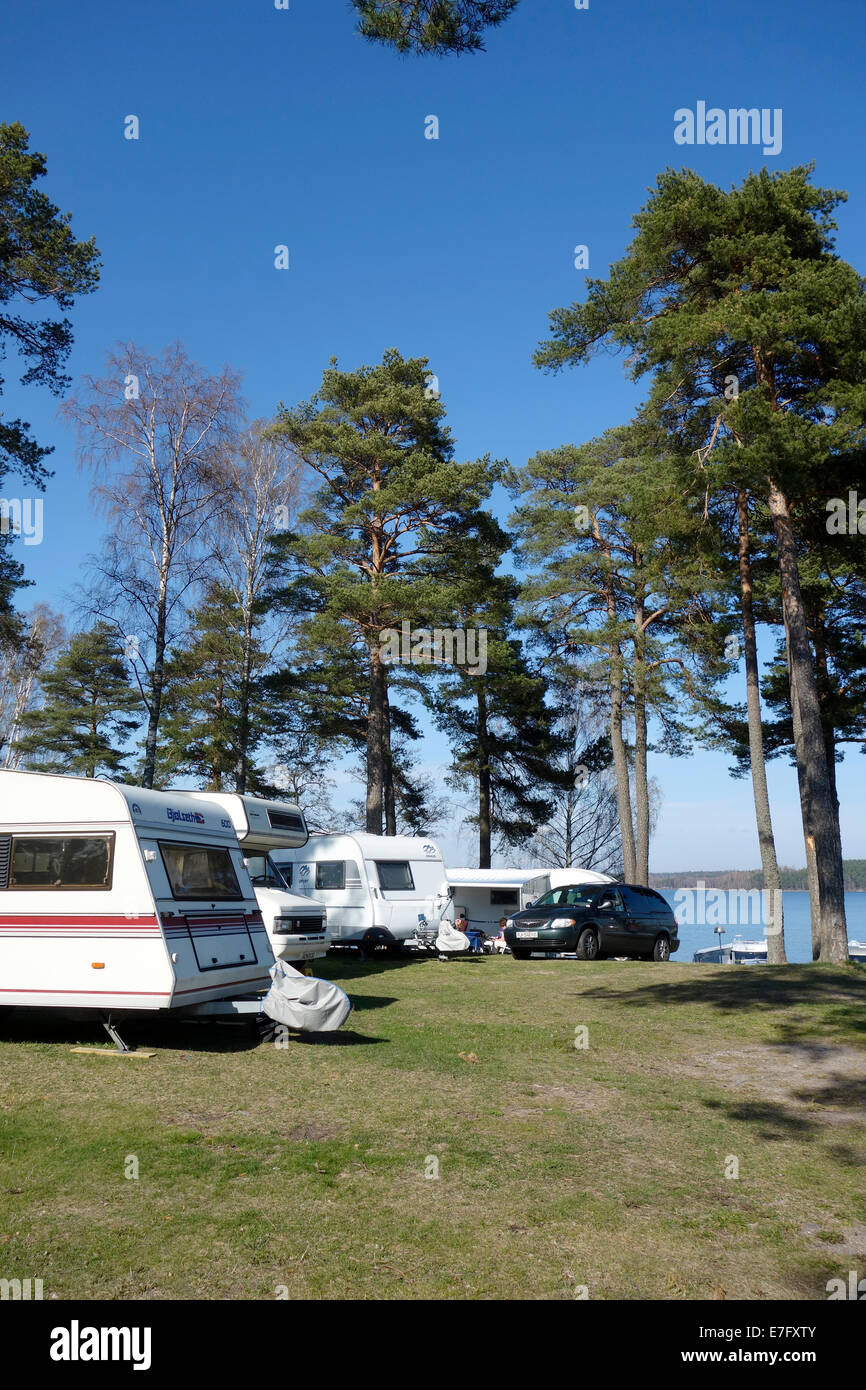 Caravanes et véhicules de loisirs en lignes Örnäs Camping Site, Åmål, Suède Banque D'Images