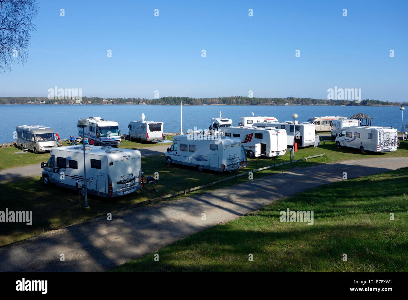 Lignes de véhicules récréatifs dans Örnäs Camping Site, Suède, Åmål Banque D'Images