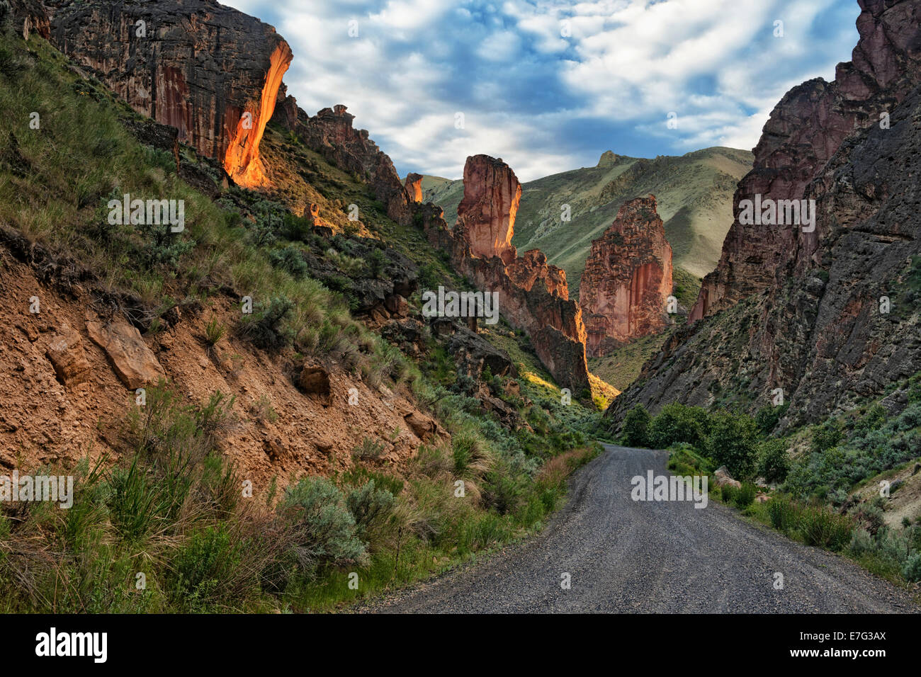 Dernière lumière sur les clochers de roche volcanique le long du Canyon par Leslie Gulch dans SE Oregon's remote Malheur Comté. Banque D'Images