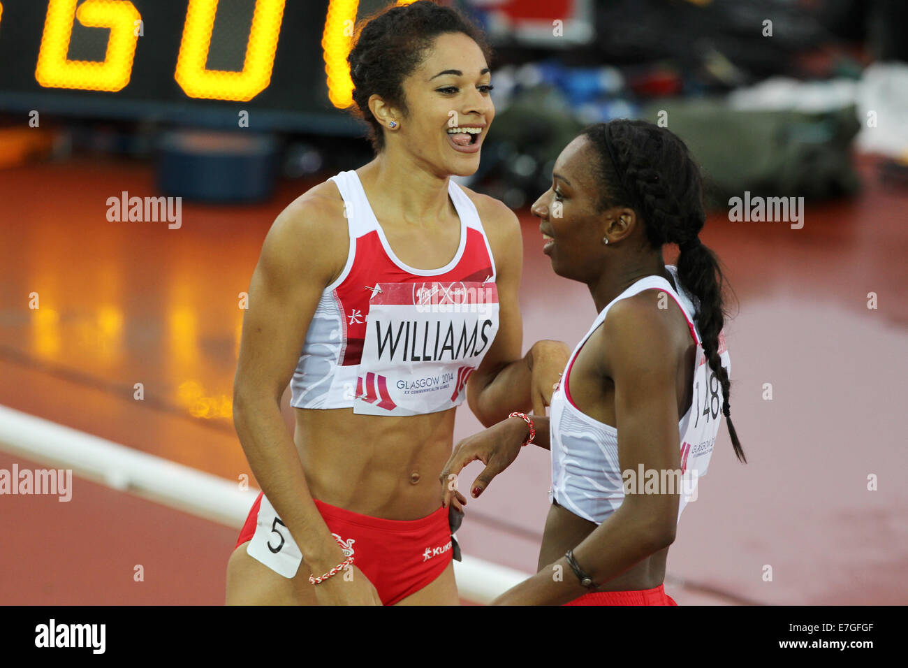 (L à R) Jodie Williams (2e), Bianca WILLIAMS (3e) de l'Angleterre dans le womens 200 mètres final dans l'athlétisme à Hampden Park, Banque D'Images