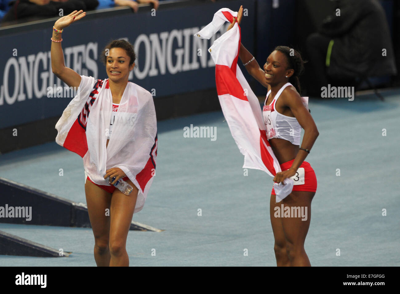 (L à R) Jodie Williams (2e), Bianca WILLIAMS (3e) de l'Angleterre dans le womens 200 mètres final dans l'athlétisme à Hampden Park, Banque D'Images