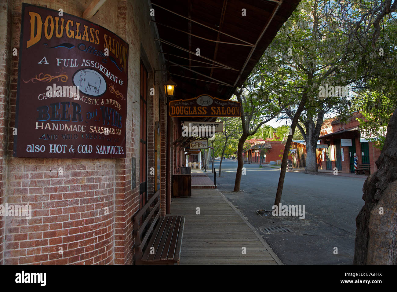 Douglass Saloon, Main Street, Columbia State Historic Park, Columbia, du comté de Tuolumne, contreforts de la Sierra Nevada, en Californie, USA Banque D'Images