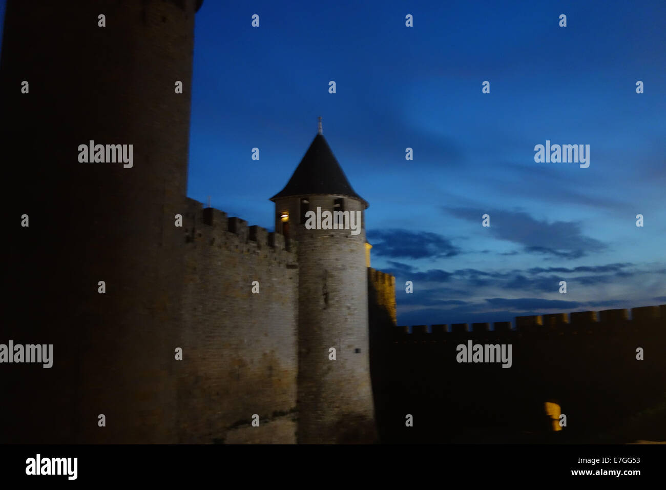 Le Français Cité de Carcassonne cité médiévale par nuit Banque D'Images