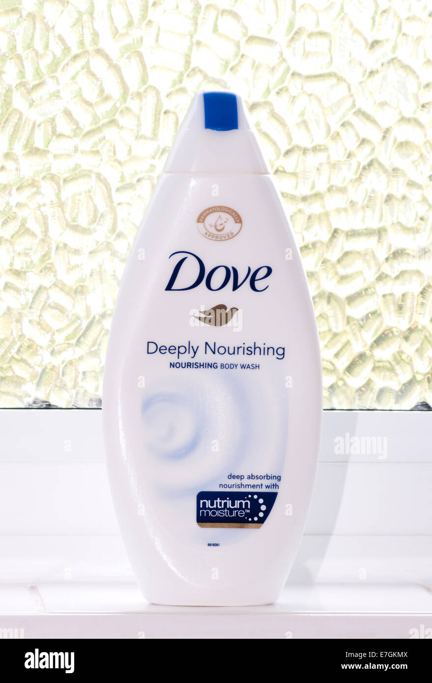 Bouteille de Dove Nourishing Body Wash Banque D'Images