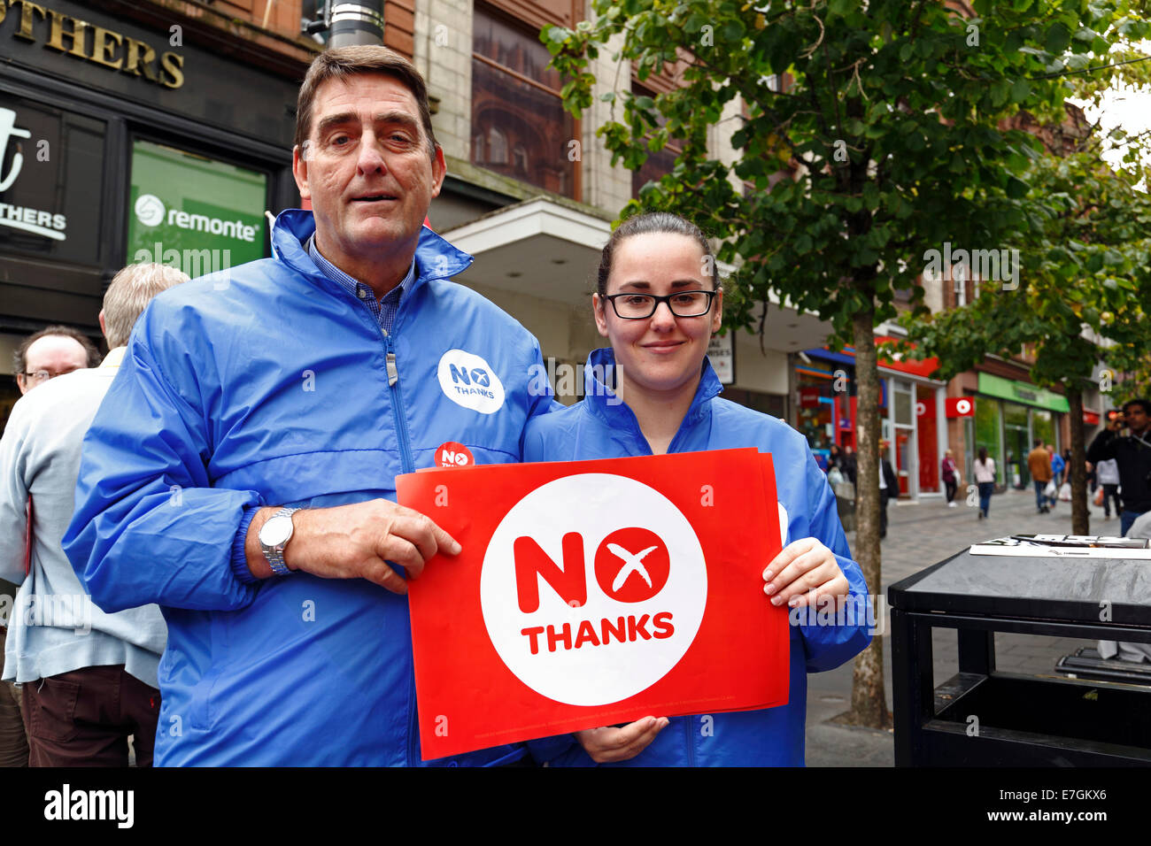 Sauchiehall Street, Glasgow, Écosse, Royaume-Uni, le mercredi 17 septembre 2014. La veille du référendum sur l'indépendance écossaise, les militants du non-vote communiquent leur message au public dans le centre-ville Banque D'Images