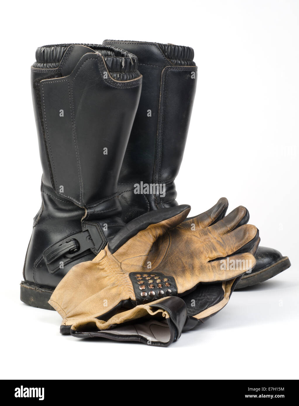 Bottes moto noir et porté des gants. Banque D'Images