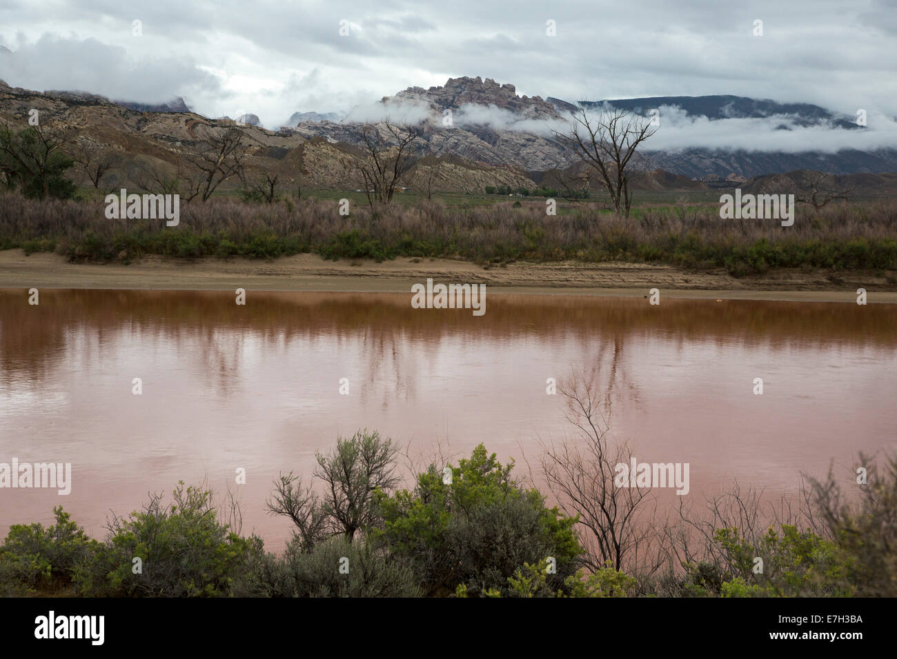 Jensen, Utah - la Green River et de Split Mountain de Dinosaur National Monument. Banque D'Images