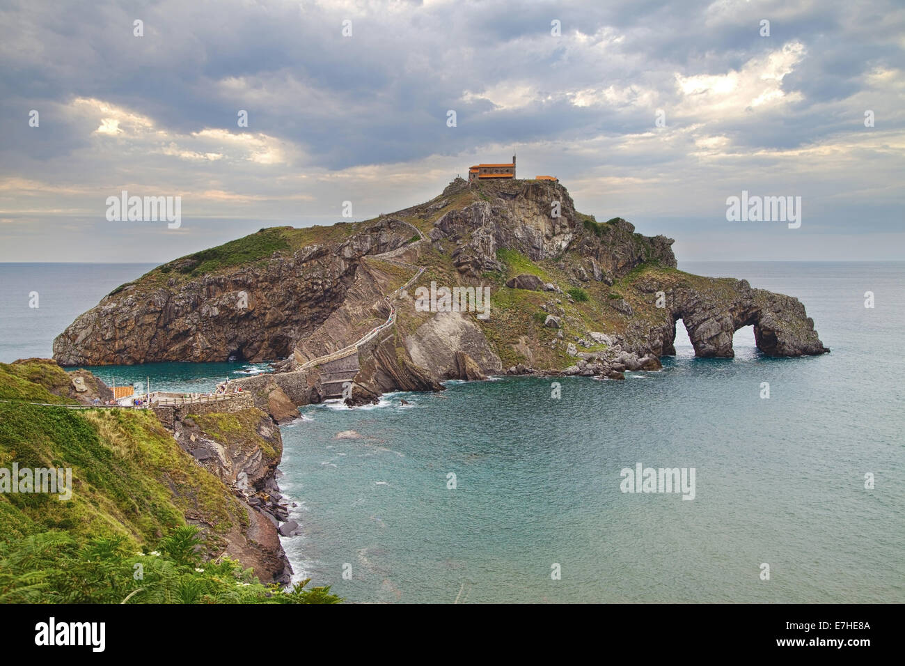 Île de San Juan de Gaztelugatxe sur la côte de Biscaye, Pays Basque. Banque D'Images