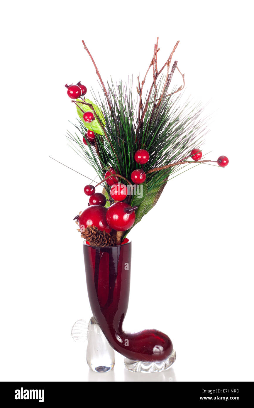 Décoration de Noël en verre de couleur vase sur fond blanc Banque D'Images