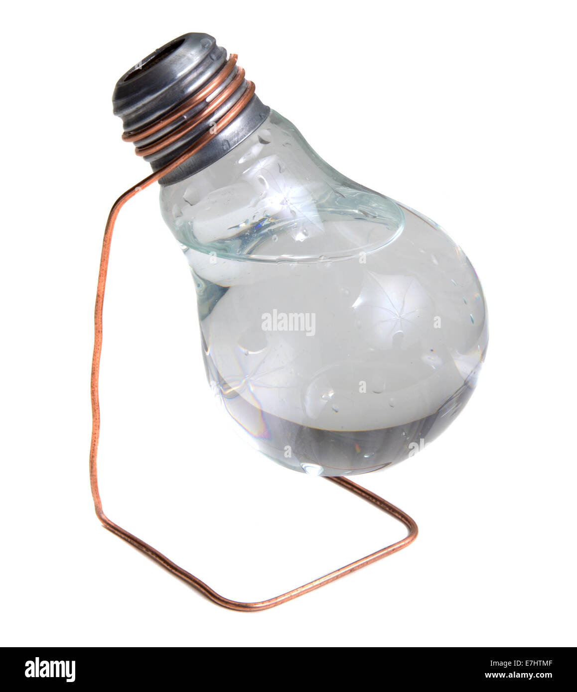 À partir de la Vase ampoule électrique isolé avec de l'eau over white background Banque D'Images