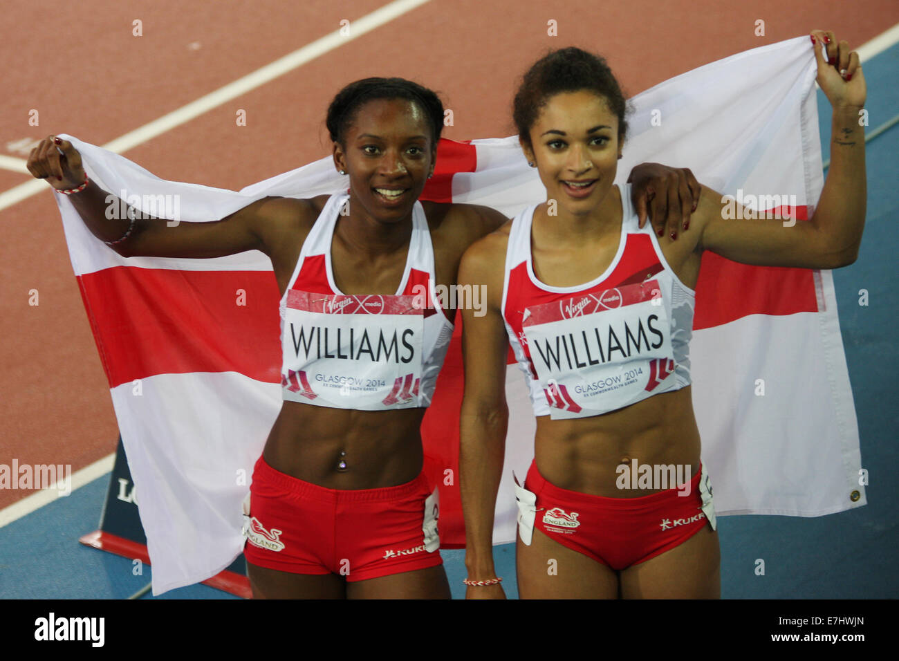 (L à R) Bianca WILLIAMS (3e), Jodie Williams (2e) de l'Angleterre dans le womens 200 mètres final dans l'athlétisme à Hampden Park, Banque D'Images