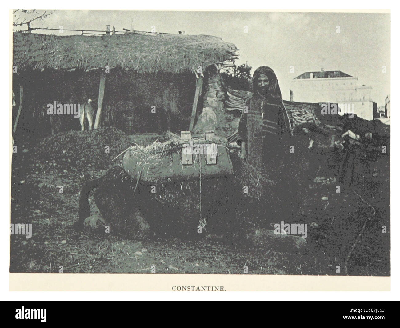 Cette illustration et couverture cartographique de 1895, tirée de l’œuvre de Lambart sur Constantine, en Algérie, présente une vue détaillée de l’architecture et de la topographie de la ville, en se concentrant sur l’aménagement géographique à la fin du XIXe siècle. Banque D'Images