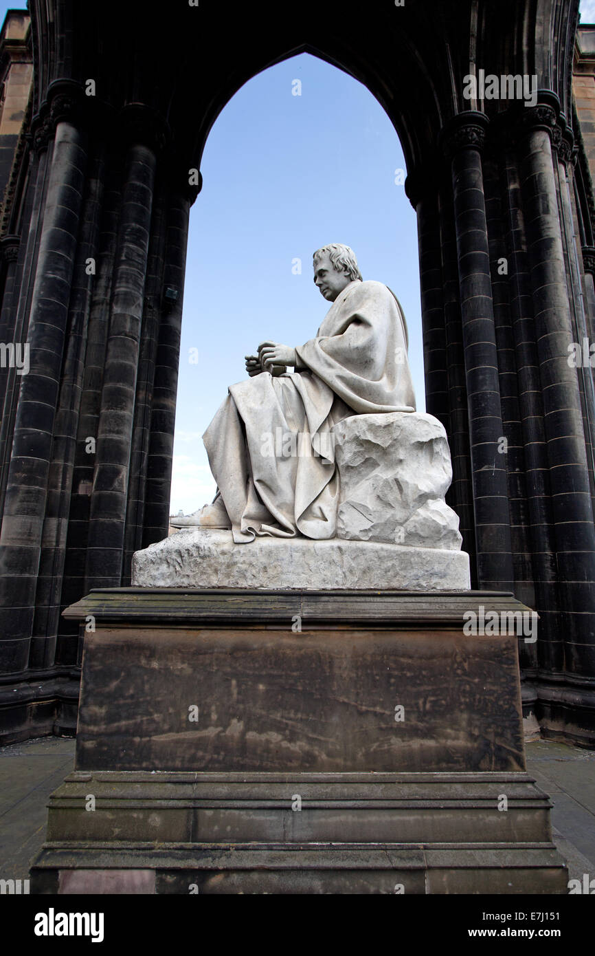 Le Scott monument situé sur Princes Street Gardens, Édimbourg, Écosse. Banque D'Images