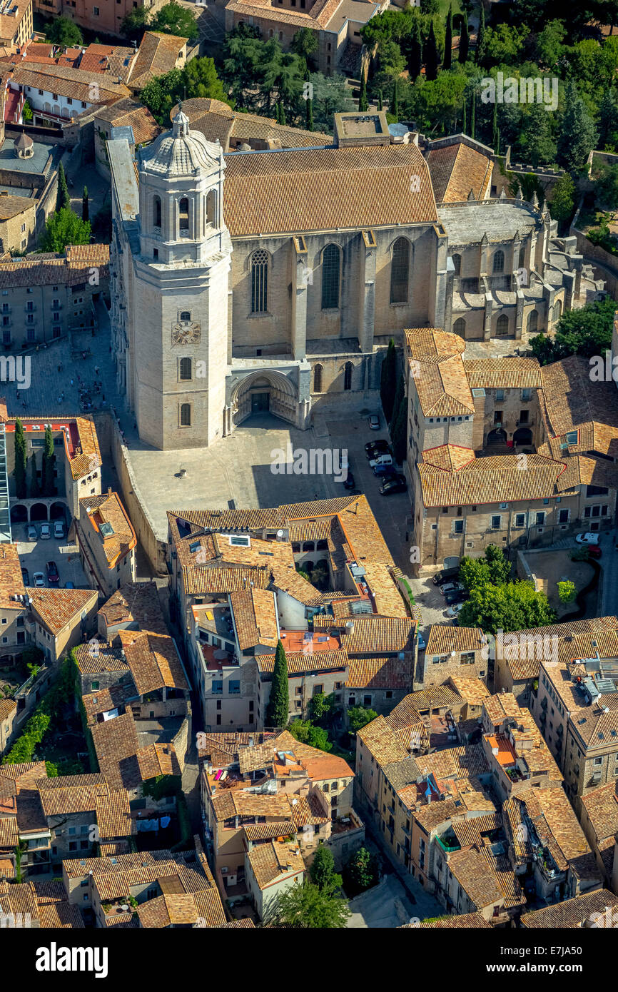 Vue aérienne, la cathédrale de Gérone, vieille ville, Gérone, Catalogne, Espagne Banque D'Images