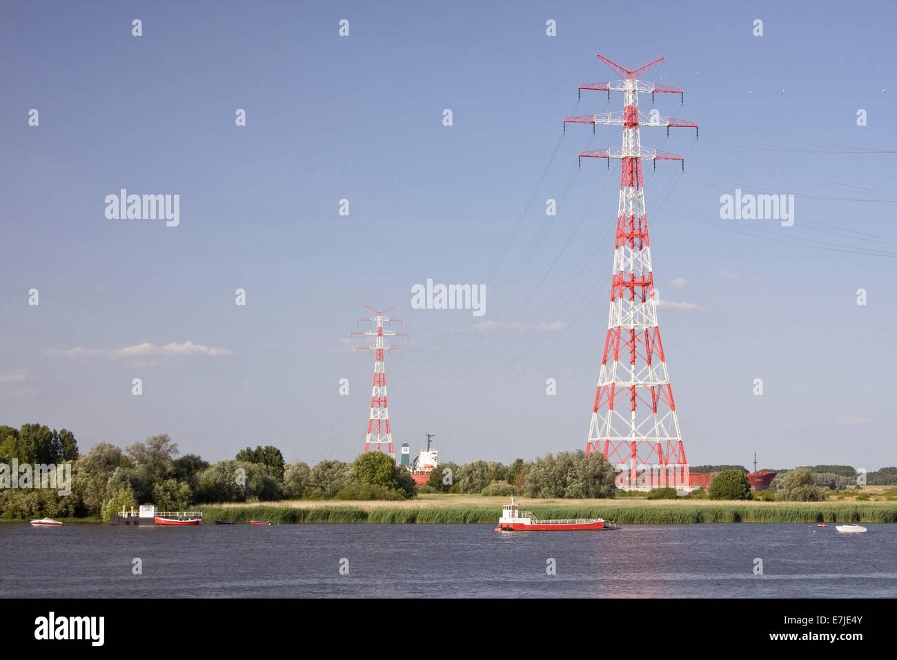 L'Allemagne, l'Elbe, l'approvisionnement en énergie, des lignes de transport d'électricité, l'énergie, mâts, Basse-Saxe, stade, le bloc d'alimentation, l'approvisionnement en électricité, Banque D'Images