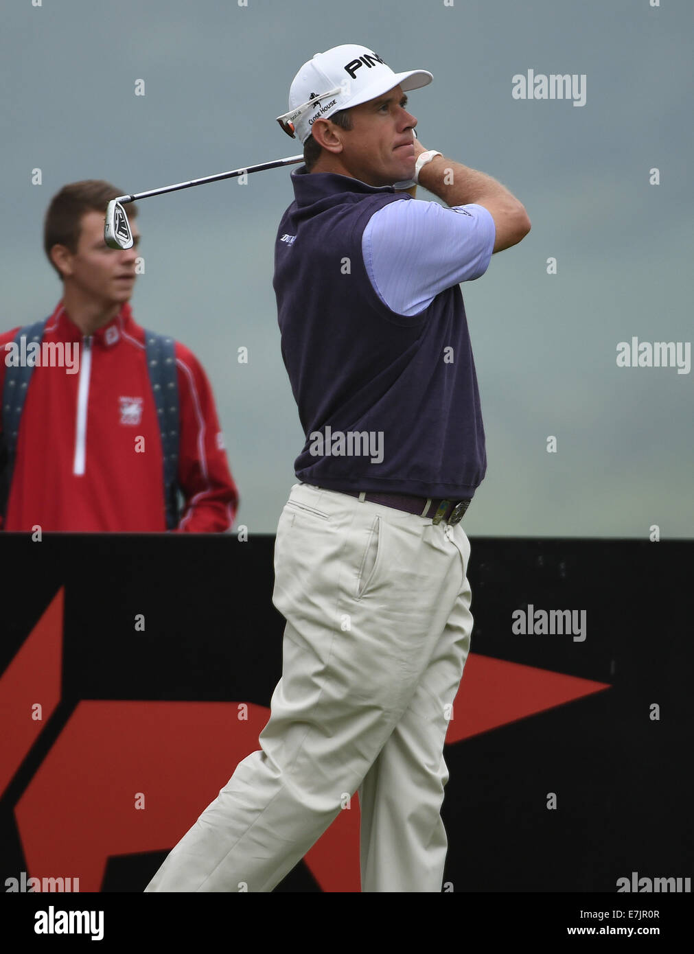 Newport, Pays de Galles. Sep 19, 2014. Les fournisseurs d'Handa Wales Open Golf. Jour 2. Lee Westwood tees off sur le pair 3 Crédit : Action Plus Sport/Alamy Live News Banque D'Images