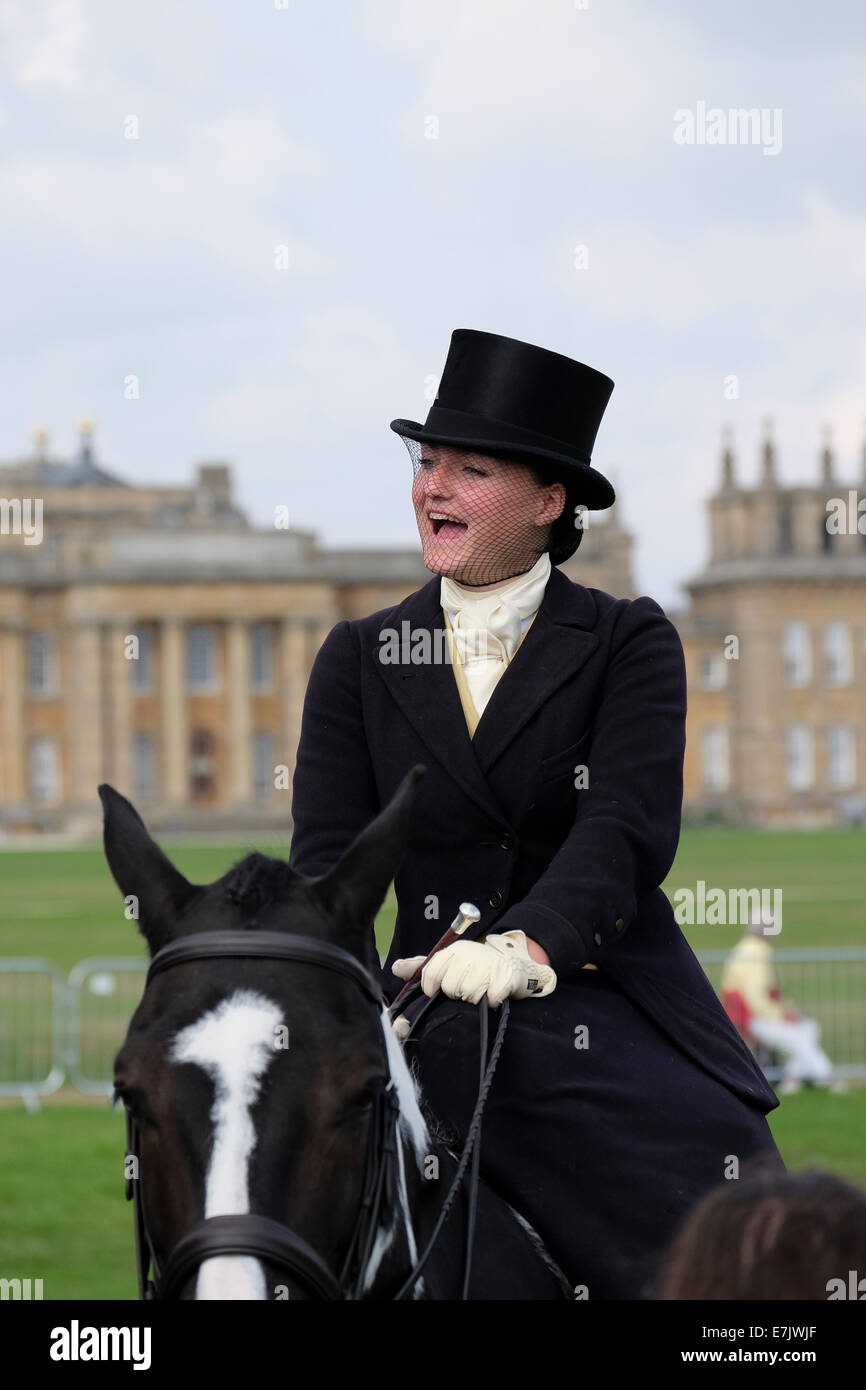 'Un peu sur le côté' groupe d'équitation à Blenheim International Horse Trials 2014 Banque D'Images