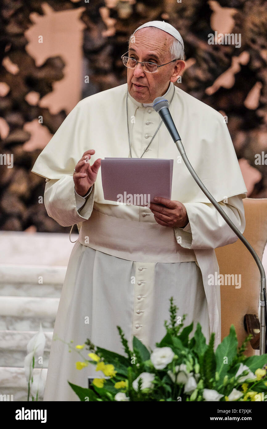 Vatican City Hall ( Aula Nervi Nervi ou Paolo VI ) Réunion Internationale Evangelii Gaudium avec le Pape François, 19 septembre 2014 Credit : Realy Easy Star/Alamy Live News Banque D'Images