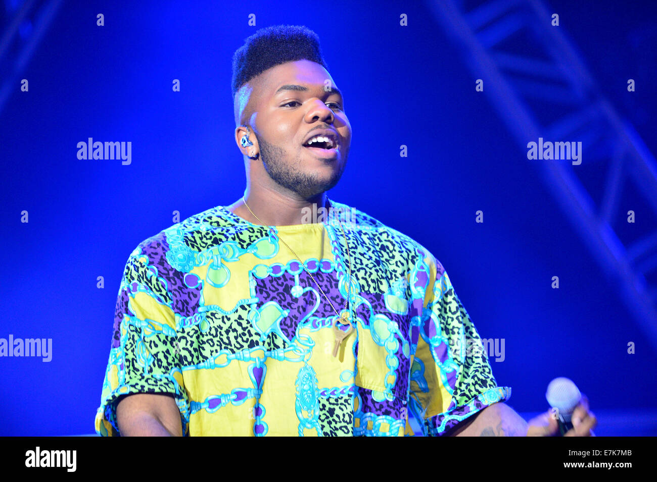 Derry, Londonderry, en Irlande du Nord - 19 septembre 2014. MTV se plante. MNEK Uzoechi Osisioma Emenike (aka) effectuant à MTV bloque dans Ebrington Square. Crédit : George Sweeney/Alamy Live News Banque D'Images