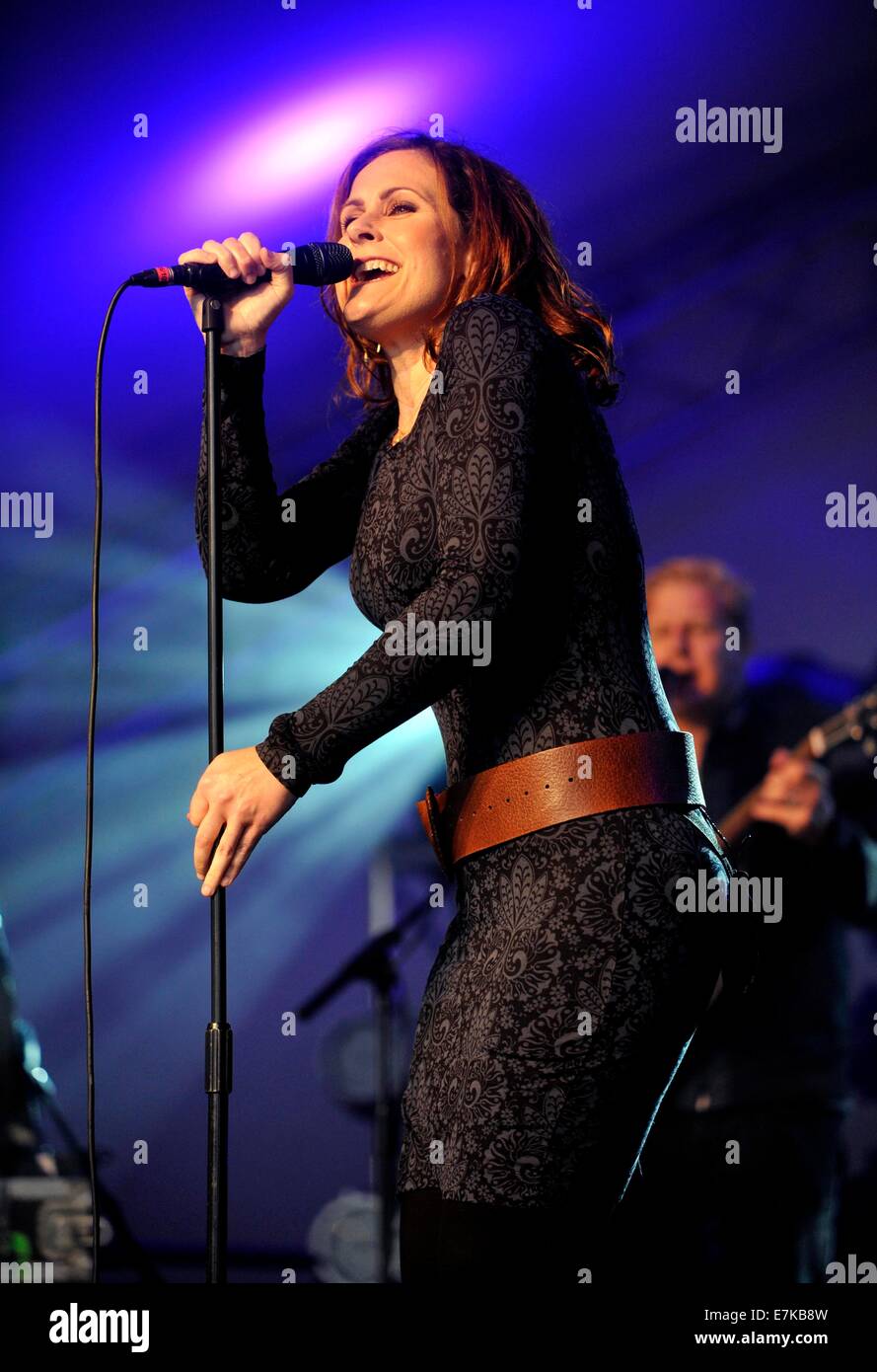 Alison moyet joue sur la scène au Festival l'Chadlington Cornbury Park Oxfordshire Royaume-Uni le 29 juin 2012 Banque D'Images